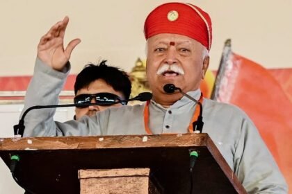 मुंबई में Gen Z युवाओं से संवाद करते RSS प्रमुख मोहन भागवत
