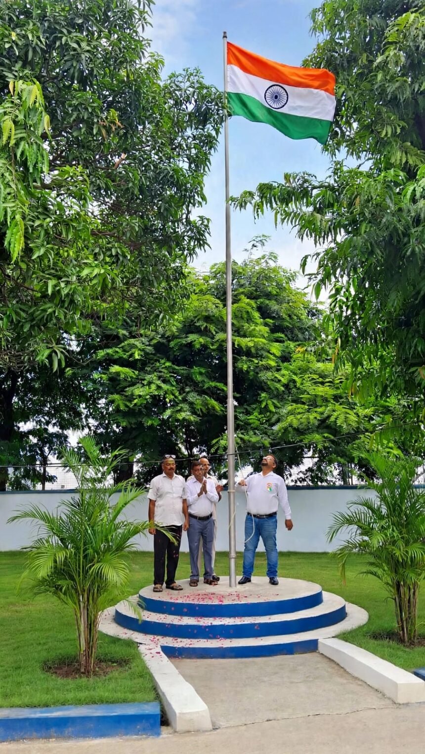 आकाशवाणी बरेली में हुआ ध्वजारोहण